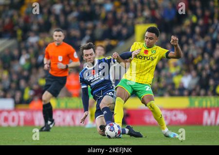 Norwich, Regno Unito. 12th Nov 2022. Jonathan Howson #16 di Middlesbrough affronta Aaron Ramsey #20 di Norwich City durante la partita del campionato Sky Bet Norwich City vs Middlesbrough a Carrow Road, Norwich, Regno Unito, 12th novembre 2022 (Foto di Arron Gent/News Images) a Norwich, Regno Unito il 11/12/2022. (Foto di Arron Gent/News Images/Sipa USA) Credit: Sipa USA/Alamy Live News Foto Stock