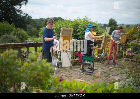 Foto di Jim Wileman - artisti russi hanno visitato Hestercombe come parte del loro viaggio a Somerset per dipingere in aria pura come parte del Somerset Art Weeks Fes Foto Stock