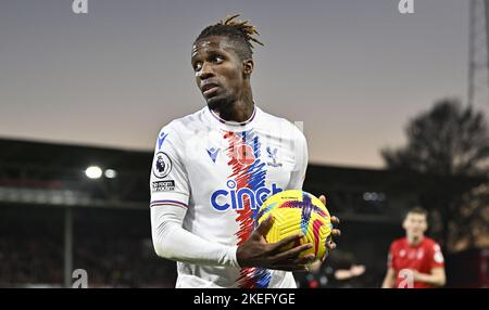 Nottingham, Nottinghamshire, Regno Unito. 12th Nov 2022. Wilfried Zaha (Crystal Palace) durante la partita della Nottingham Forest V Crystal Palace Premier League al City Ground, Nottingham, Regno Unito. Credit: MARTIN DALTON/Alamy Live News Foto Stock