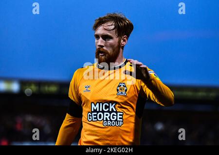 Cambridge Sabato 12th Novembre 2022. James Brophy (7 Cambridge United) durante la partita della Sky Bet League 1 tra Cambridge United e Bolton Wanderers al R Costings Abbey Stadium di Cambridge sabato 12th novembre 2022. Credit: MI News & Sport /Alamy Live News Foto Stock