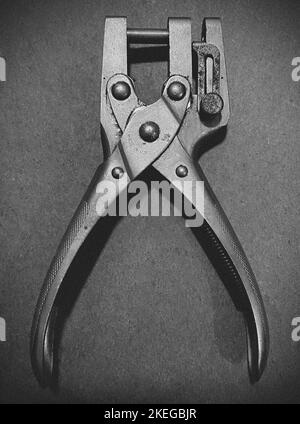 Perforatore in metallo d'epoca Foto Stock