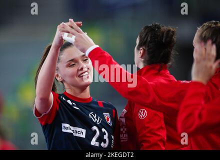 Lubiana, Slovenia. 12th Nov 2022. LJUBLJANA, SLOVENIA - 12 NOVEMBRE: Katarina Pavlovic di Croazia reagisce durante il primo round di Handball europeo delle donne, il Gruppo i tra Croazia e Danimarca, tenutosi presso l'Arena Stozice il 12 novembre 2022 a Ljubljana, Slovenia. Foto di Slavko Midzor/PIXSELL Credit: Pixsell agenzia foto e video/Alamy Live News Foto Stock