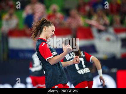 Lubiana, Slovenia. 12th Nov 2022. LJUBLJANA, SLOVENIA - 12 NOVEMBRE: Katarina Pavlovic di Croazia reagisce durante il primo round di Handball europeo delle donne, il Gruppo i tra Croazia e Danimarca, tenutosi presso l'Arena Stozice il 12 novembre 2022 a Ljubljana, Slovenia. Foto di Slavko Midzor/PIXSELL Credit: Pixsell agenzia foto e video/Alamy Live News Foto Stock