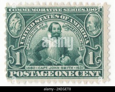 USA - 1907 aprile 26: Un francobollo verde da 1 cent raffigurante un ritratto di John Smith, Jamestown Exposition Issue. Soldato inglese, esploratore, governatore coloniale, ammiraglio del New England e autore. Ha svolto un ruolo importante nella costituzione della colonia a Jamestown, Virginia, il primo insediamento inglese permanente in America, all'inizio del 17th ° secolo. Fu leader della Virginia Colony tra settembre 1608 e agosto 1609, e guidò un'esplorazione lungo i fiumi della Virginia e la Chesapeake Bay, durante la quale divenne il primo esploratore inglese a mappare l'area di Chesapeake Bay Foto Stock