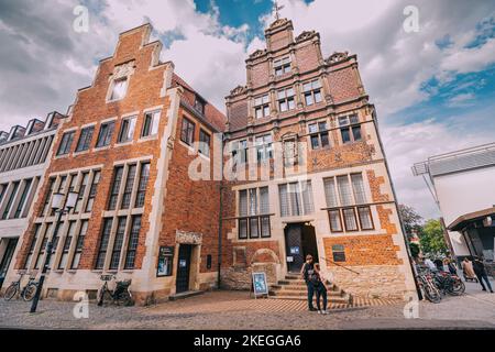 25 luglio 2022, Munster, Germania: Case olandesi con timpani squisiti e l'architettura. Attrazioni turistiche e attrazioni turistiche Foto Stock