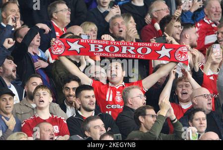 Norwich, Regno Unito. 12th Nov 2022. I fan di Middlesbrough festeggiano durante la partita del campionato Sky Bet tra Norwich City e Middlesbrough a Carrow Road il 12th 2022 novembre a Norwich, in Inghilterra. (Foto di Mick Kearns/phcimages.com) Credit: PHC Images/Alamy Live News Foto Stock