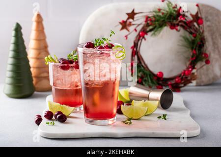 Cocktail di mirtillo e lime o mocktail per la cena di festa Foto Stock