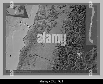 Maule, regione del Cile. Mappa in scala di grigi con laghi e fiumi. Mappe delle posizioni ausiliarie degli angoli Foto Stock