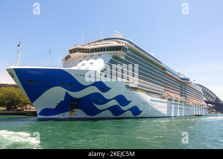 La nave da crociera Majestic Princess ormeggiata a Sydney, Australia, il 12 novembre 2022, è arrivata con circa 800 passeggeri positivi Foto Stock