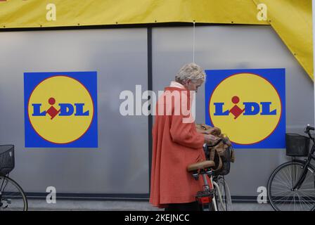 DANMARK/DANIMARCA. Negozi danesi al mercato della drogheria Deucteh ching lidl nella capitale danese. /Sett. 18, 2008 (Photo.Francis Joseph Dean/Dean Pictures) Foto Stock