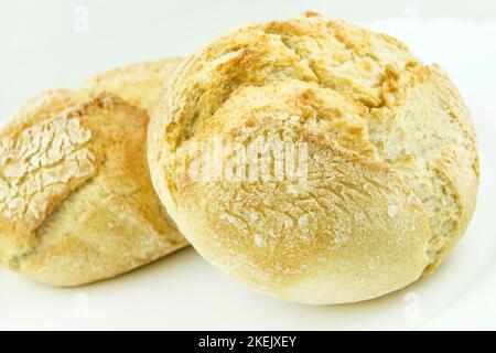 2 panini sul piatto bianco primo piano Foto Stock