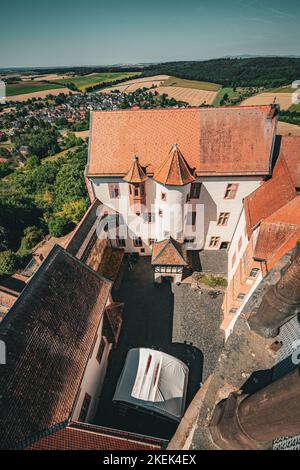 Un'immagine aerea di un giardino nel castello di Pernstejn in Cechia Foto Stock