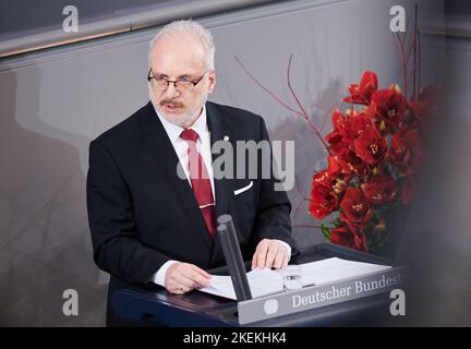 Berlino, Germania. 13th Nov 2022. Egils Levents, Presidente della Lettonia, parla alla cerimonia del giorno della memoria al Bundestag. Credit: Annette Riedl/dpa/Alamy Live News Foto Stock
