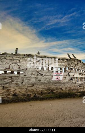 Bad Eddie's (Eddie's Boat) barca in legno naufragò nei primi anni '70, Magheraclogher Beach, Gweedore, (Gaoth Dobbhair) County Donegal, Irlanda Foto Stock