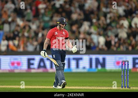 Melbourne, Australia. 13th Nov 2022. Ben Stokes d'Inghilterra festeggia il successo delle manches e la vittoria dell'Inghilterra durante la partita di Coppa del mondo T20 tra il Pakistan e l'Inghilterra dell'ICC Men al Melbourne Cricket Ground il 13 novembre 2022 a Melbourne, Australia. (Foto : Izhar Khan) IMMAGINE LIMITATA AD USO EDITORIALE - RIGOROSAMENTE NESSUN USO COMMERCIALE Credit: Izhar Ahmed Khan/Alamy Live News/Alamy Live News Foto Stock