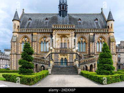 Il museo e galleria d'arte McManus, Albert Square, Dundee, Scozia, Regno Unito Foto Stock