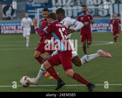 Losanna Svizzera, 11/13/2022: Mayka Okuka (Medio) del FC Losanna-Sport (16) è in azione durante la 16th° giornata della Challenge League 2022-2023. La Challenge League 2022-20223, si è svolta allo stadio Tuiliere di Losanna tra il FC Losanna-Sport e l'AC Bellinzona. Credit: Eric Dubost/Alamy Live News Foto Stock