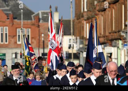 Troon, Ayrshire, Scozia, Regno Unito. 13 Nov 2022 Alamy Live News / Alister Fith Remembrance Service tenutosi presso il Centotaph Tron alla presenza di rappresentanti delle forze armate. Gruppi giovanili e servizi di emergenza Credit: Alister Firth/Alamy Live News Foto Stock