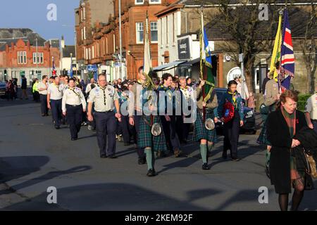 Troon, Ayrshire, Scozia, Regno Unito. 13 Nov 2022 Alamy Live News / Alister Fith Remembrance Service tenutosi presso il Centotaph Tron alla presenza di rappresentanti delle forze armate. Gruppi giovanili e servizi di emergenza Credit: Alister Firth/Alamy Live News Foto Stock