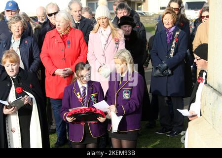 Troon, Ayrshire, Scozia, Regno Unito. 13 Nov 2022 Alamy Live News / Alister Fith Remembrance Service tenutosi presso il Centotaph Tron alla presenza di rappresentanti delle forze armate. Gruppi giovanili e servizi di emergenza Credit: Alister Firth/Alamy Live News Foto Stock