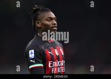 Milano, Italia. 13th Nov 2022. Rafael Leao dell'AC Milan guarda durante la Serie A alla partita di Giuseppe Meazza, Milano. Il credito per le immagini dovrebbe essere: Jonathan Moskrop/Sportimage Credit: Sportimage/Alamy Live News Foto Stock