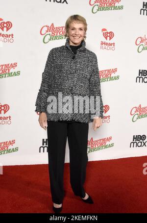 Los Angeles, California, USA 12th novembre 2022 l'attrice Julie Hagerty partecipa alla prima "A Christmas Story Christmas" al gene Autry Museum il 12 novembre 2022 a Los Angeles, California, USA. Foto di Barry King/Alamy Live News Foto Stock