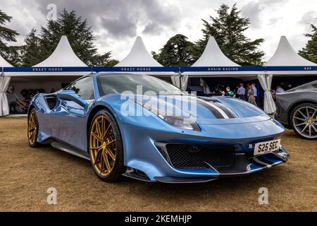 2020 Ferrari 488 pista ‘S25 SEC’ in mostra al Concours d’Elégance Motor Show tenutosi a Blenheim Palace. Foto Stock