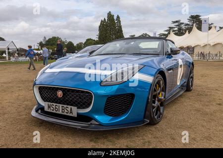 2015 Jaguar F-Type V8 Project 7 “MS61 BSA” in mostra al salone automobilistico Concours d’Elégance tenutosi a Blenheim Palace il 4th settembre 2022. Foto Stock