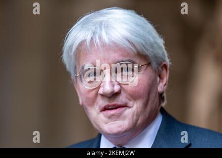 Londra, Regno Unito. 08th Nov 2022. Andrew Mitchell, Ministro dello sviluppo, arriva per una riunione del gabinetto. (Foto di Ian Davidson/SOPA Images/Sipa USA) Credit: Sipa USA/Alamy Live News Foto Stock