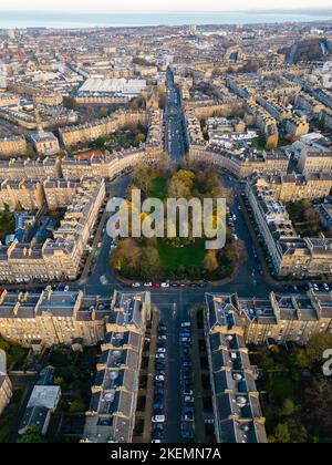 Vista aerea di Drummond Place a Edimburgo New Town, patrimonio dell'umanità dell'UNESCO, Scozia, Regno Unito Foto Stock