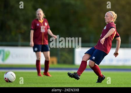 Cardiff, Regno Unito. 13th Nov 2022. Sophie Hancocks of Cardiff Met WFC - Mandatory by-line Credit: Ashley Crowden/Alamy Live News Foto Stock