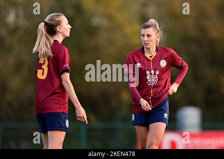 Cardiff, Regno Unito. 13th Nov 2022. Shannon Evans di Cardiff Met WFC - Mandatory by-line Credit: Ashley Crowden/Alamy Live News Foto Stock