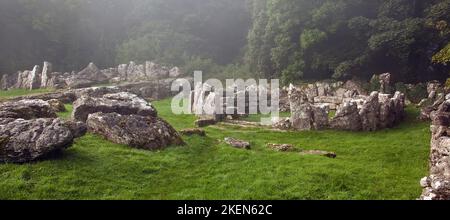 Antico villaggio di DIN Lligwy un esempio ben conservato 4th ° secolo DC Celtic-Romano insediamento vicino a Moelfre sull'Isola di Anglesey, Galles del Nord UK Foto Stock