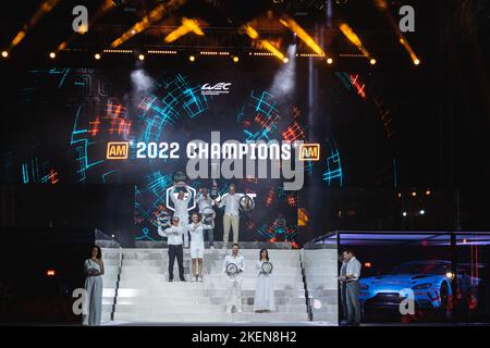 33 KEATING ben (usa), CHAVES Henrique (prt), SORENSEN Marco (dnk), TF Sport, Aston Martin Vantage AMR, ritratto alla cerimonia di premiazione durante la 8 ore del Bahrain 2022, 6th° round del Campionato Mondiale di Endurance FIA 2022 sul circuito Internazionale del Bahrain dal 9 al 12 novembre 2022 a Sakhir, Bahrain - Foto Germain Hazard / DPPI Foto Stock