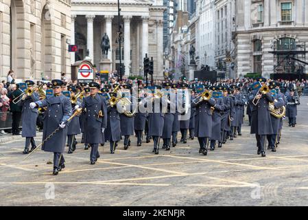 Royal Air Force Band alla sfilata del Lord Mayor's Show nella City of London, Regno Unito Foto Stock
