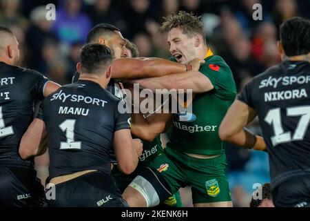 Leeds, Regno Unito. 03rd Nov 2022. Scambi accesi durante la partita di Rugby League World 2021 tra Australia e Nuova Zelanda a Elland Road, Leeds, Inghilterra, il 11 novembre 2022. Foto di David Horn. Credit: Prime Media Images/Alamy Live News Foto Stock