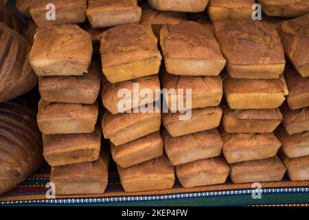 Pane di grano pane fresco fatto di farina di mais Foto Stock