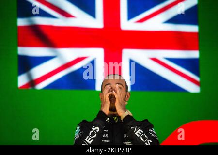 SP - Sao Paulo - 11/13/2022 - FORMULA 1 GP BRASILE 2022, GRAN PREMIO - il driver inglese Lewis Hamilton, del team Mercedes, Celebra la sua vittoria sul podio durante la cerimonia di premiazione del Gran Premio di San Paolo che si tiene sulla pista di Interlagos dal circuito mondiale di Formula 1. Foto: Duda Bairros/AGIF/Sipa USA Foto Stock