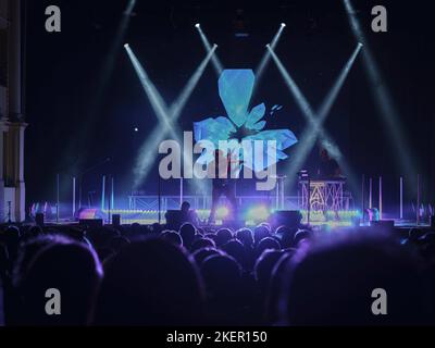Verona, Italia. 12th Nov 2022. Andrea Casta durante ANDREA CASTA - IL VIOLINO SPAZIALE - CONCERTO VISIVO, spettacolo dell'artista italiano Theather a Verona, novembre 12 2022 Credit: Independent Photo Agency/Alamy Live News Foto Stock