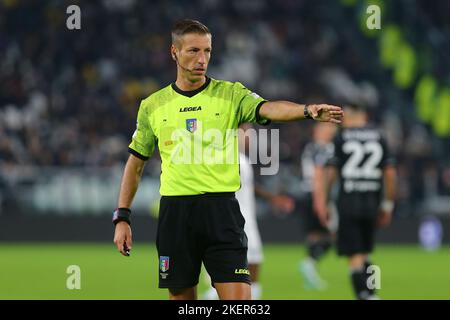 TORINO, ITALIA, 13 NOVEMBRE 2022. L'arbitro Davide massa durante la partita tra Juventus FC e SS Lazio il 13 novembre 2022 allo stadio Allianz di Torino. Credit: Massimiliano Ferraro/Alamy Live News Foto Stock