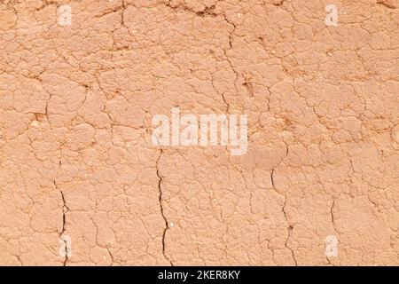 Un primo piano con il tipico materiale rosso del Marocco vicino alle cascate di Ouzoud Foto Stock