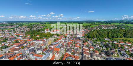 Veduta aerea della capitale del distretto di allgaeu orientale, Marktoberdorf Foto Stock