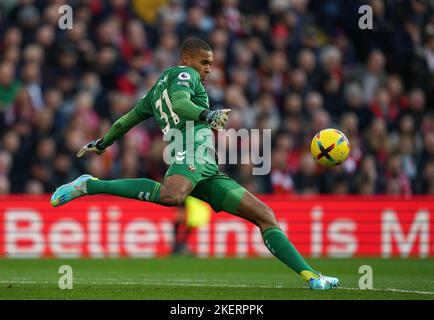 Il portiere di Southampton Gavin Bazunu durante la partita della Premier League ad Anfield, Liverpool. Data immagine: Sabato 12 novembre 2022. Foto Stock