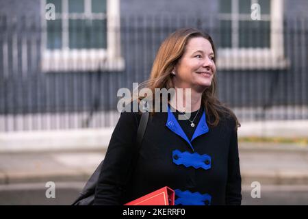 Gillian Keegan lascia No.10 Downing Street dopo essere stato nominato Segretario per l'Istruzione, Londra, Inghilterra, Regno Unito Foto Stock