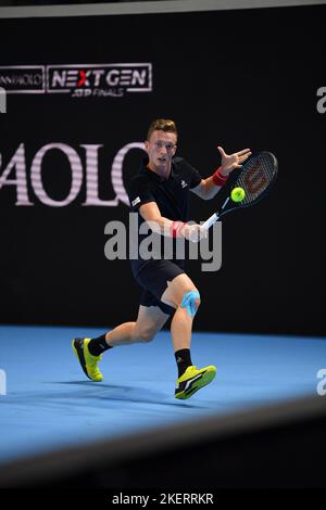 Next Gen ATP Finals 2022 - Milano - Italia - 8-12/11/2022 - Lehecka Jiri (CZE) in azione in finale alla prossima generazione ha perso contro Stricker Dominic sui Foto Stock