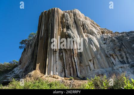 Cascada Grande o la formazione mineraria delle grandi cascate a Hierve el Agua, vicino a Mitla, Messico. Foto Stock