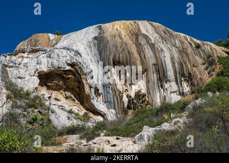 Cascada Chica o la piccola formazione di minerali di cascata a Hierve el Agua, vicino Mitla, Messico. Foto Stock