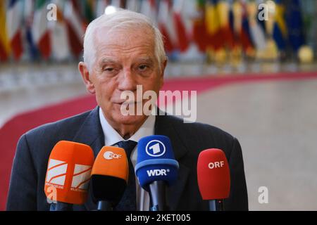 Bruxelles, Belgio. 14th Nov 2022. Josep BORRELL, Alto rappresentante dell'Unione europea, arriva a partecipare a una riunione dei ministri degli Esteri dell'UE, al Consiglio europeo di Bruxelles, in Belgio, il 14 novembre 2022. Credit: ALEXANDROS MICHAILIDIS/Alamy Live News Foto Stock