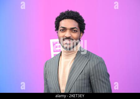 Lenny Thomas arriva per il Soul Train Awards 2022 all'Orleans Arena presso l'Orleans Hotel and Casino di Las Vegas, Nevada, domenica 13 novembre 2022. Foto di James Atoa/UPI Foto Stock