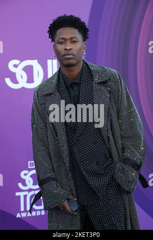 Las Vegas, Stati Uniti. 13th Nov 2022. David 'Lucky Daye' Brown arriva per il Soul Train Awards 2022 all'Orleans Arena presso l'Orleans Hotel and Casino di Las Vegas, Nevada, domenica 13 novembre 2022. Foto di James Atoa/UPI Credit: UPI/Alamy Live News Foto Stock